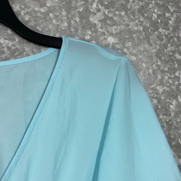 Torrid's Women's Plus Size Light Blue Georgette Twist Front Blouse - Size 2 (2X) - Picture 3 of 9